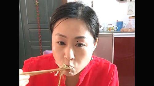 娱乐吃瓜酱网友,揭秘娱乐圈那些不为人知的幕后故事  第3张