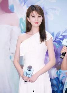 娱乐吃瓜酱乔欣,从“娱乐吃瓜酱”到人气小花，她的蜕变之路  第3张