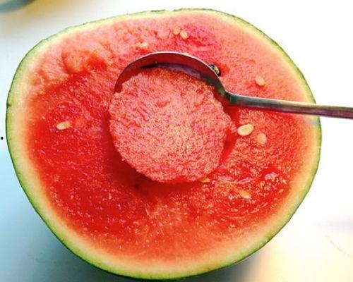 娱乐吃瓜君石磨,娱乐吃瓜君的美食探索之旅  第2张