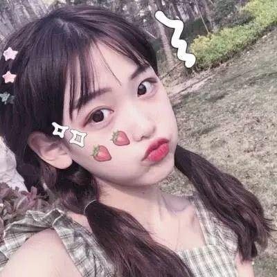 娱乐吃瓜酱女生被要微信,女生被要微信，揭秘明星社交幕后故事  第2张